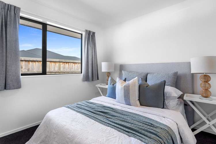 32 Plover Avenue Amberley_12