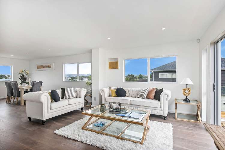 71 Bordeaux Parade Te Atatu South_2