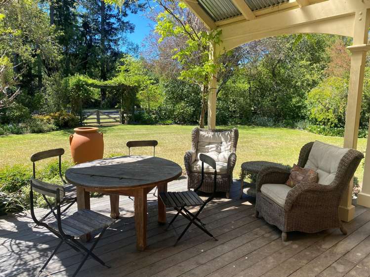 697 Leader Road East Parnassus_5