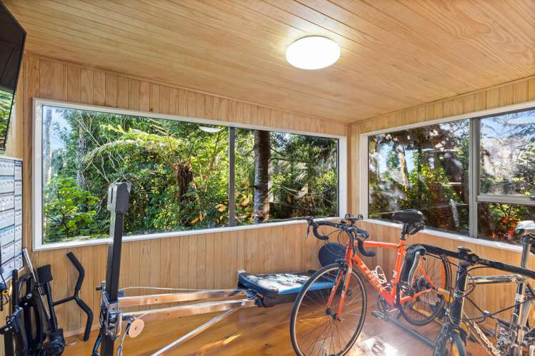 193 Valley Road Muriwai Beach_25