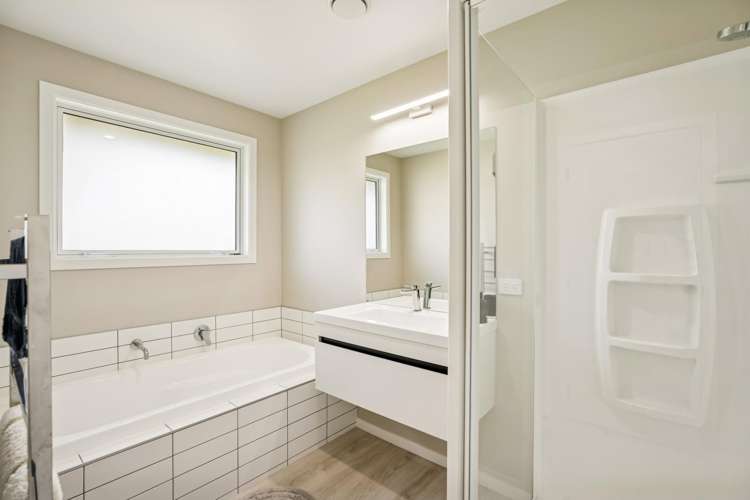 8 Lakefield Close Kingston_18