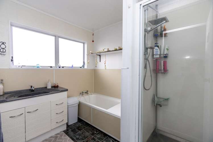 78 Station Road Paeroa_17