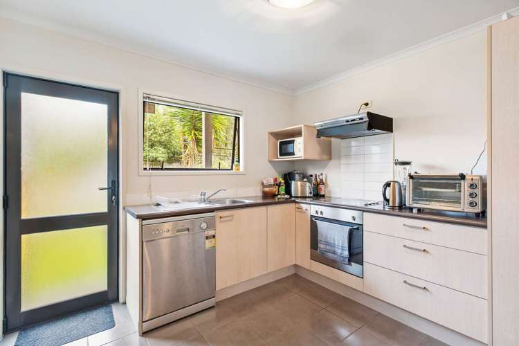 27/94 Glengarry Road Glen Eden_3