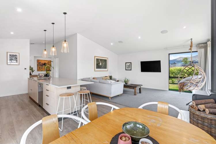 4 Rua Street Albert Town_7