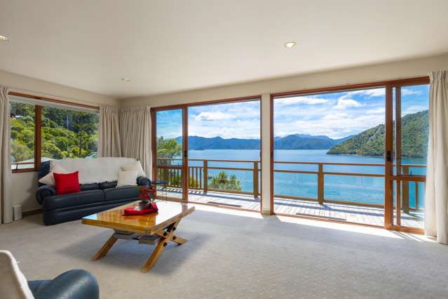 425 Port Underwood Road Whatamango Bay_4