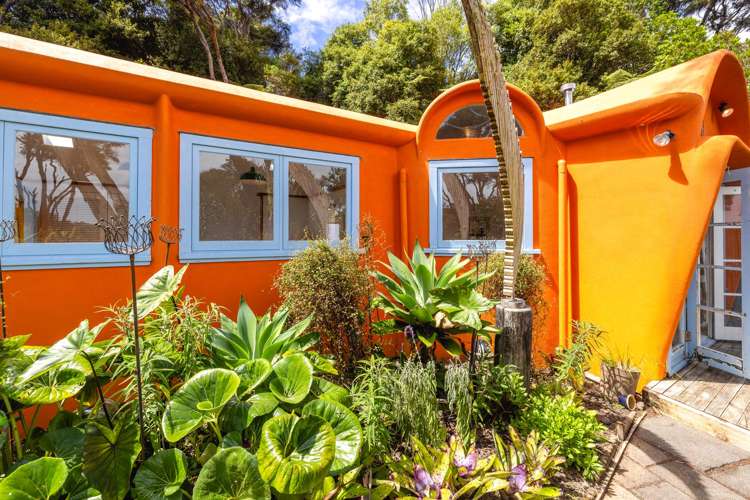 54 Crescent Road East_3