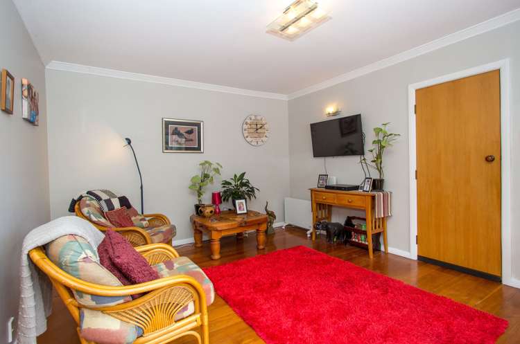 38 Collins Avenue Tawa_15