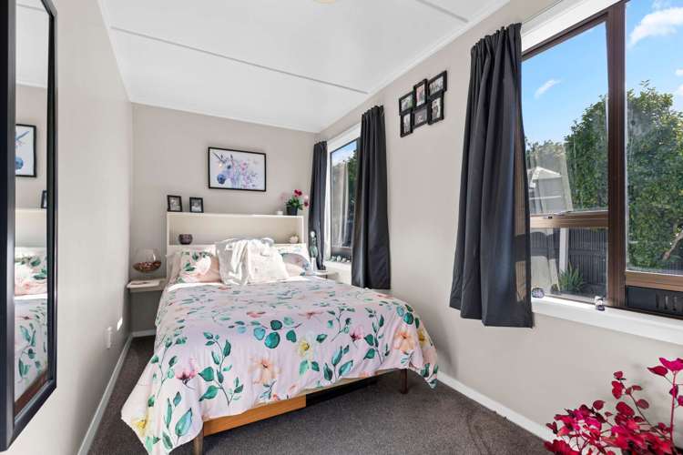 55 Bedford Avenue Gonville_11