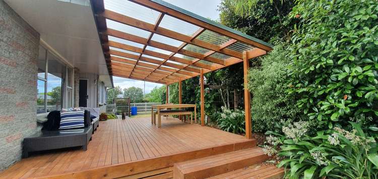 13 William Benton Street Featherston_24