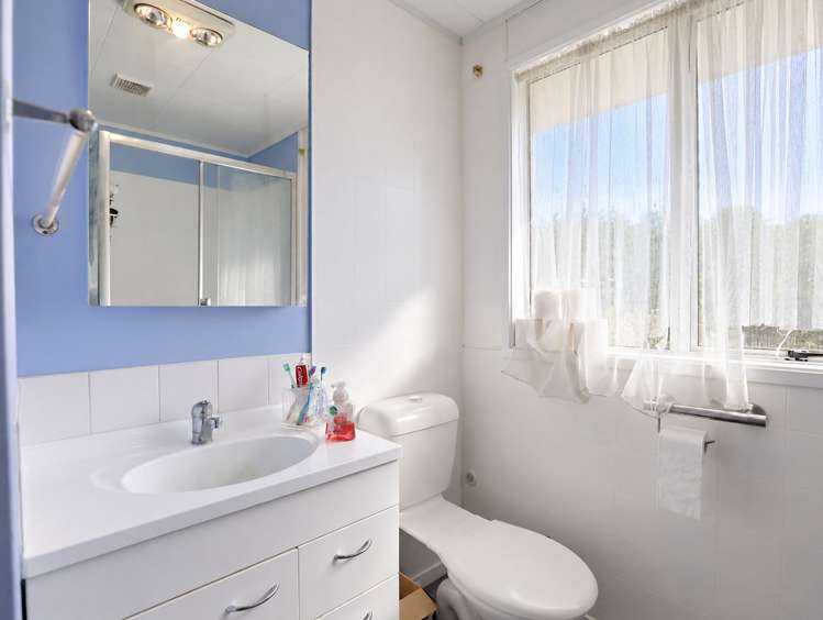 11 Crystal Place Pukehangi_11