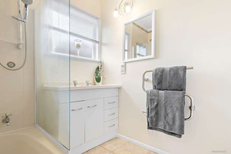 12 Mcfadzean Drive Blockhouse Bay_12