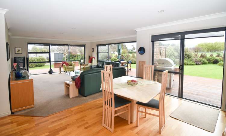 19 Carrington Drive Carterton_2