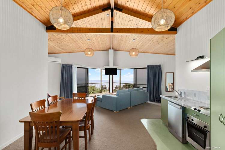 12/685 Karioitahi Road_1