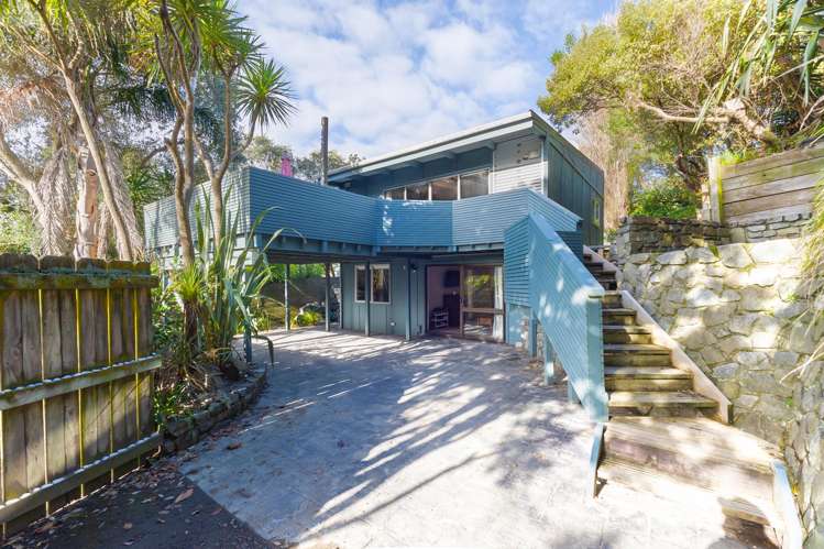 6 Menin Road_0