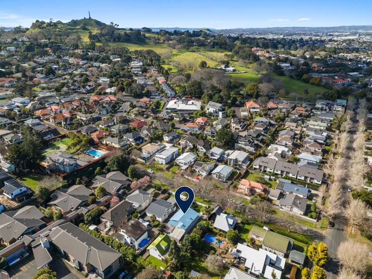 8 Epworth Avenue Royal Oak_28