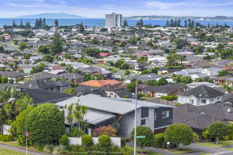 60 Chesterfield Way Orewa_40