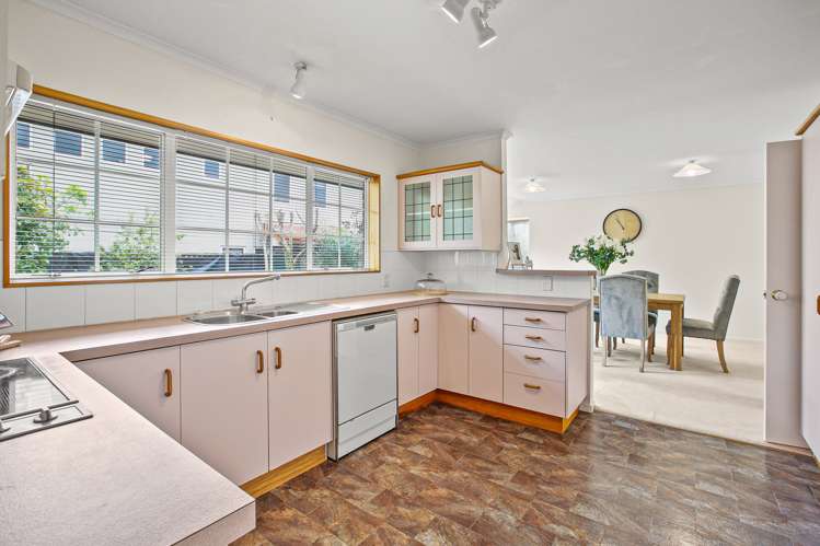 7 Kinross Drive Merrilands_2