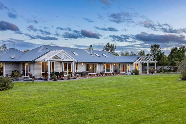 Rakinui - natural form, crafted finish