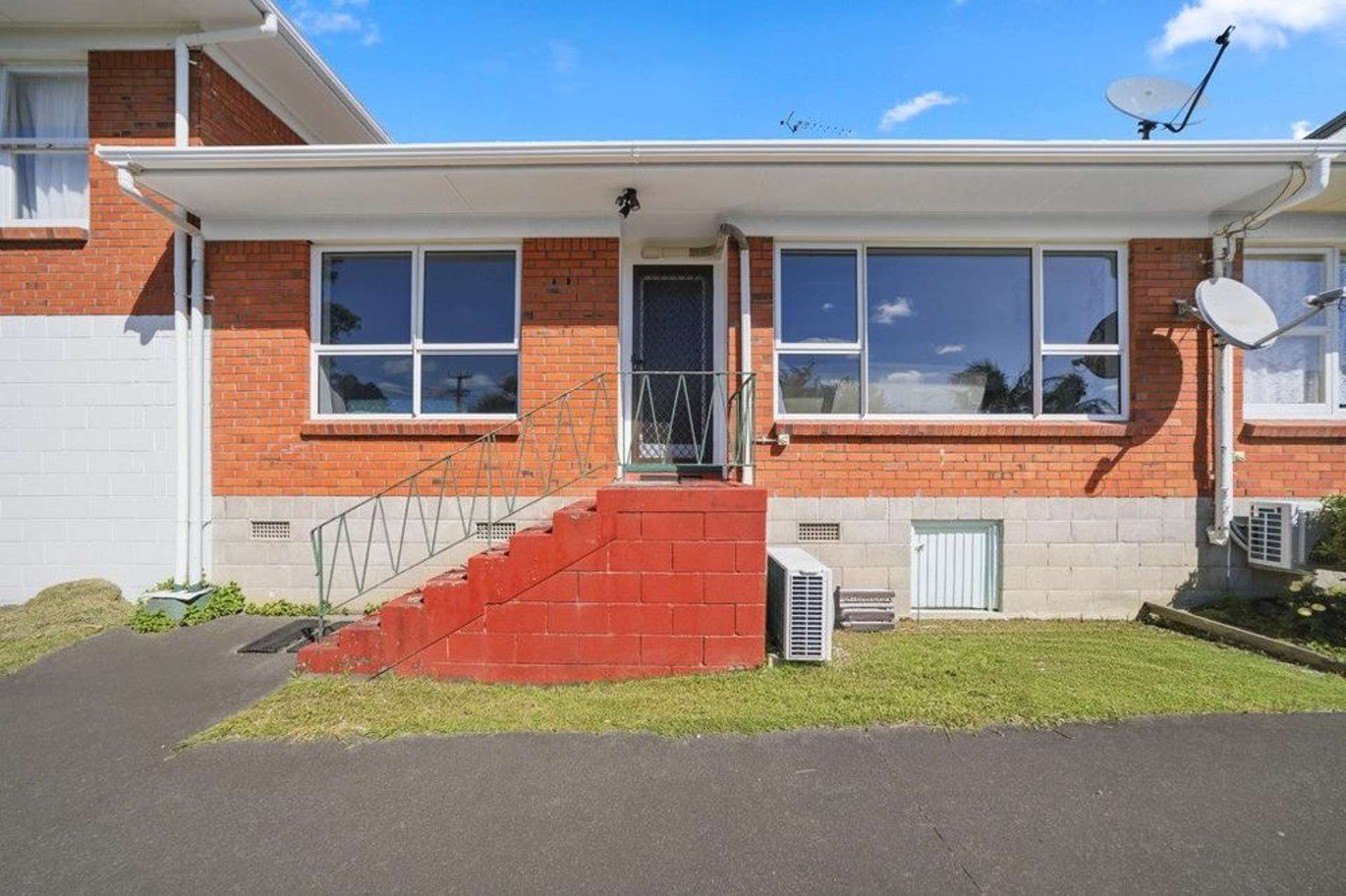 2/270 East Coast Road Forrest Hill_0