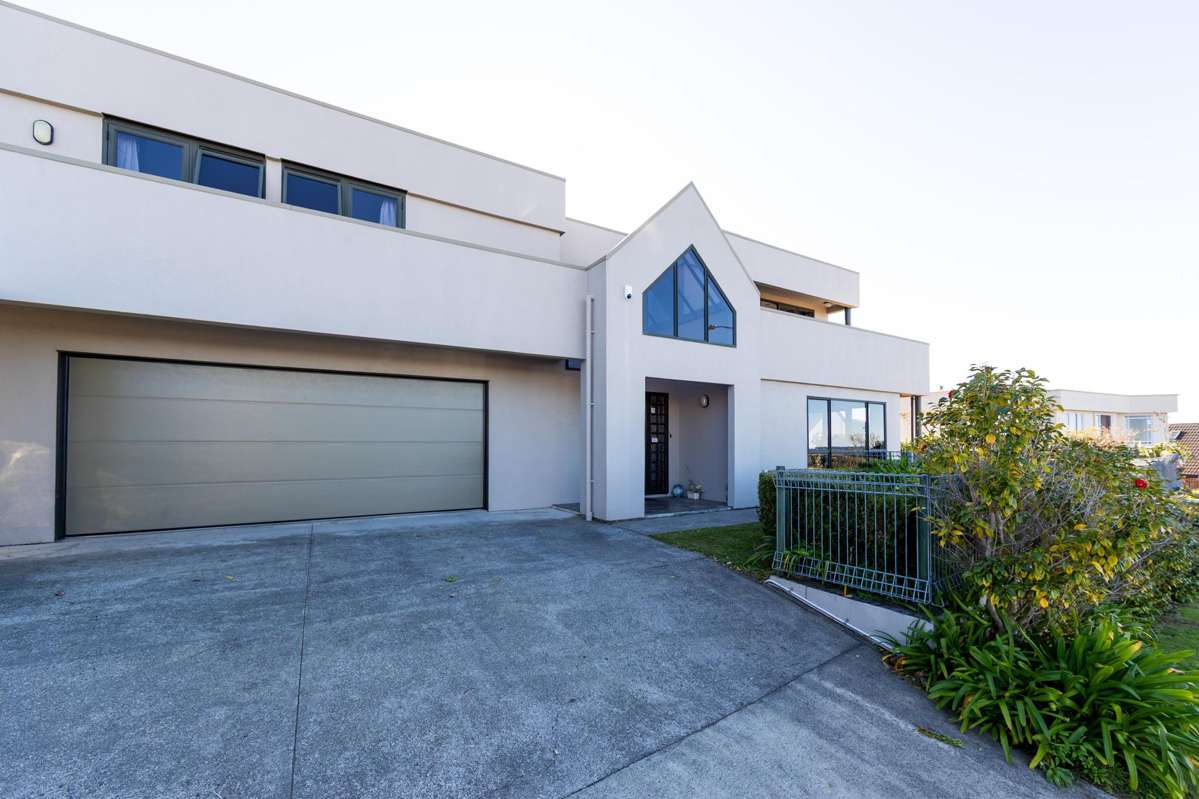 84 Churchill Drive_0
