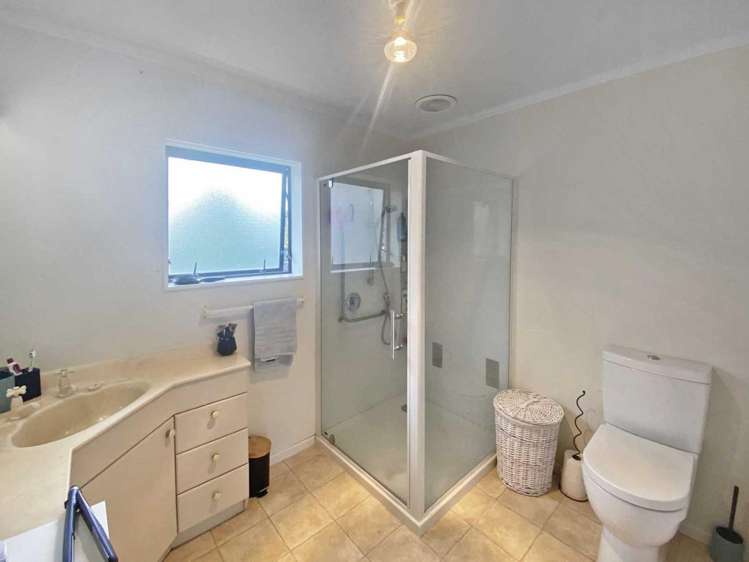 7 Norfolk Drive 1235_8