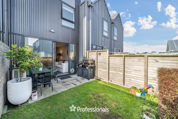 16 Te Ara O Ripeka Wharawhara Petone_17