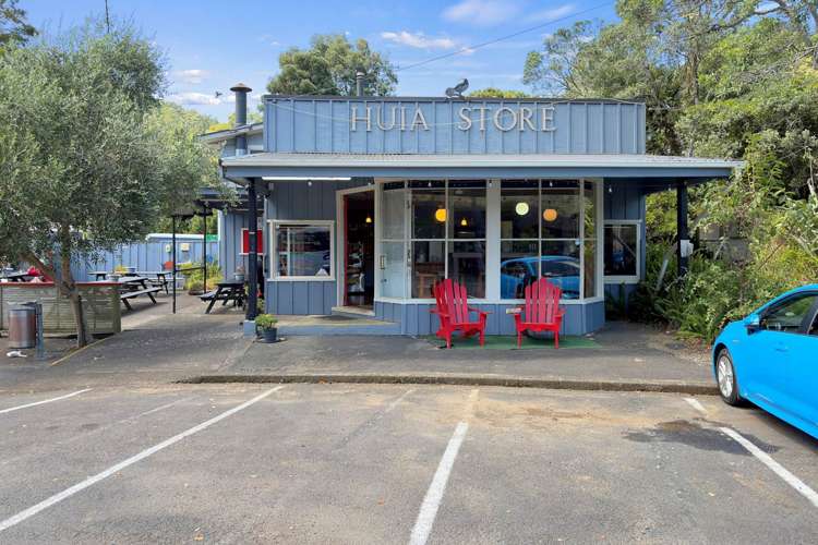 35 Whatipu Road Huia_15