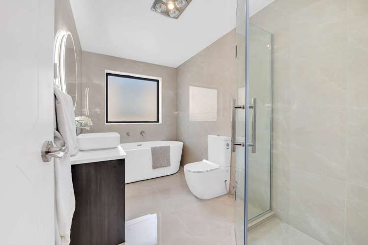 19 Dungloe Avenue Flat Bush_22