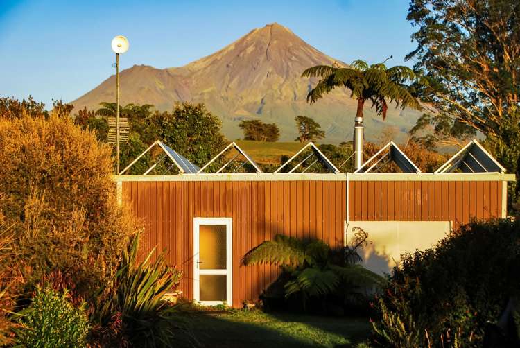 602 Pembroke Road West Stratford_21