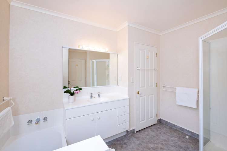 67 Kensington Drive Taradale_10