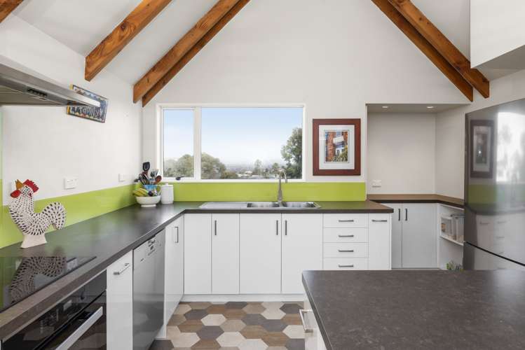 121 Thompson Road Bluff Hill_2