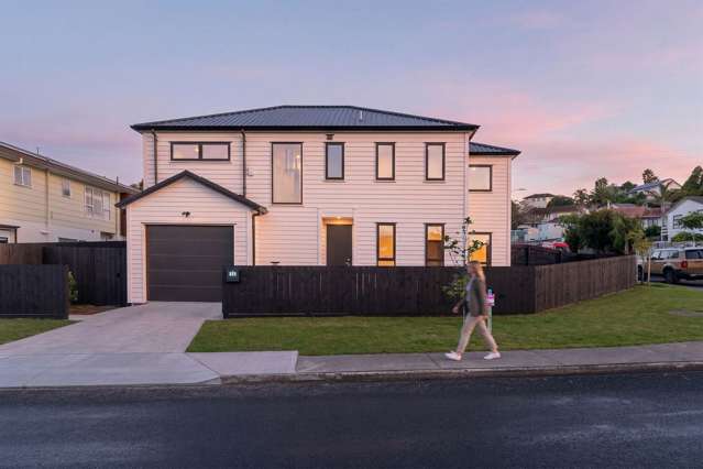 Spacious 5 bedroom Family Home in Totara Vale
