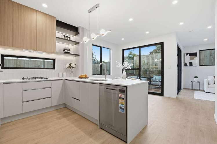 1-4/16 Tetrarch Place Totara Vale_13