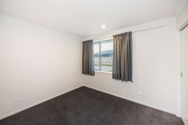 16a Rayner Lane Marton_13