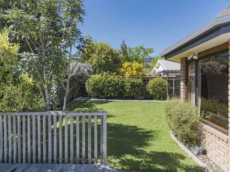 4 Heath Place Stoke_13