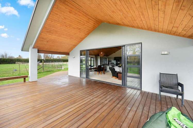 59 Racecourse Road 11373_11