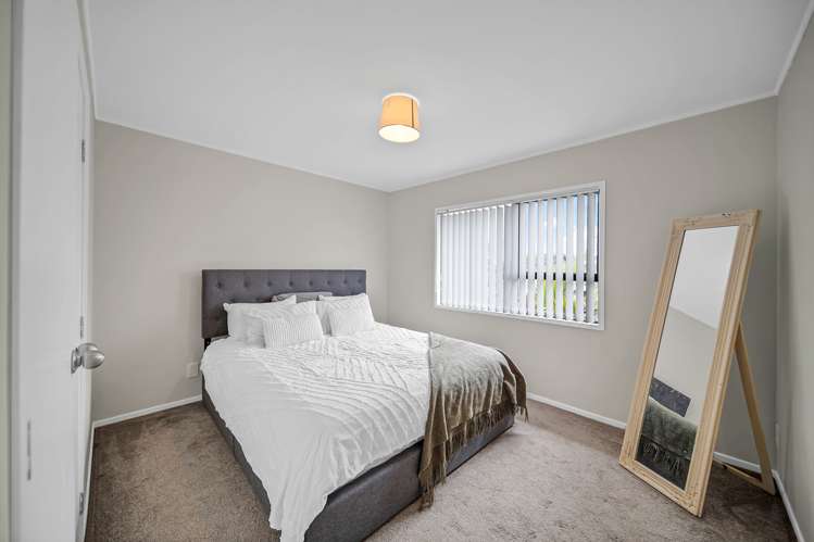 2/13 Rukumoana Place Clendon Park_8