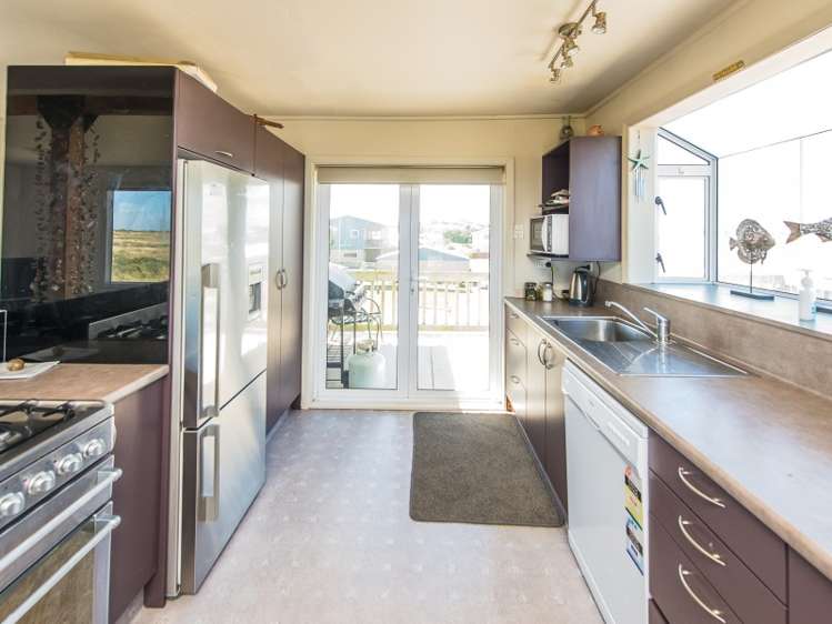 29 Nukumaru Parade Waiinu Beach_8