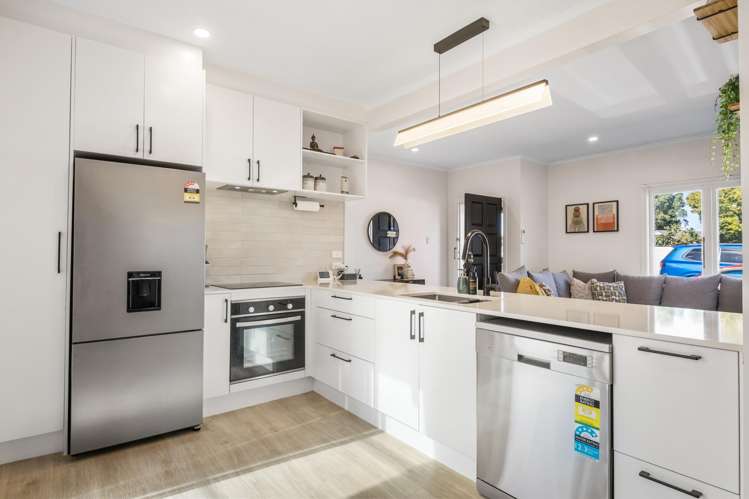 403B West Coast Road Glen Eden_3