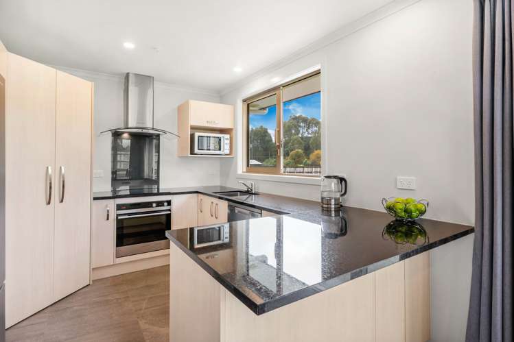 6 Kanuka Grove Kinloch_10