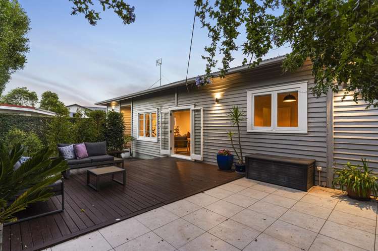 2/105 Lancaster Road Beach Haven_20