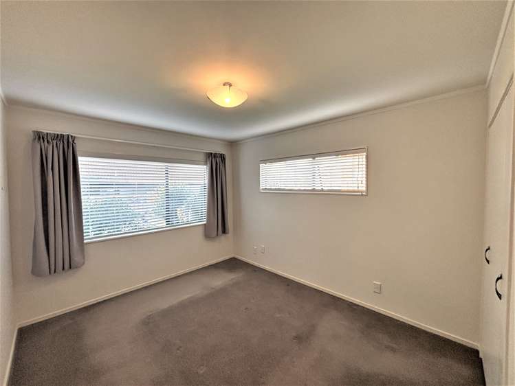 2/79 Mirrabooka Avenue Botany Downs_8