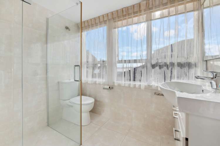 2/58 Takutai Avenue Half Moon Bay_17