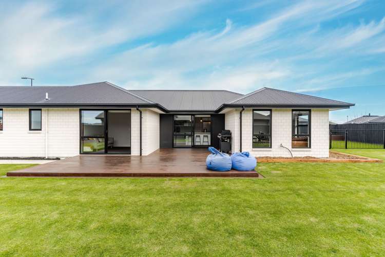 13 Bonecrusher Street Lincoln_18