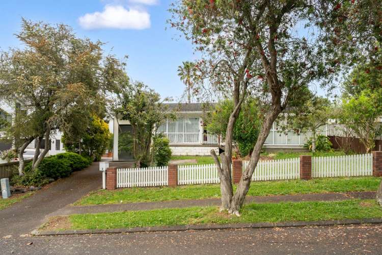 7 Borrowdace Avenue Botany Downs_9