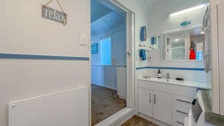 Tram 7 949 Thames Coast Road Waikawau_5