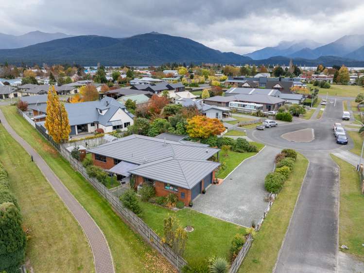 10 Melland Place Te Anau_40