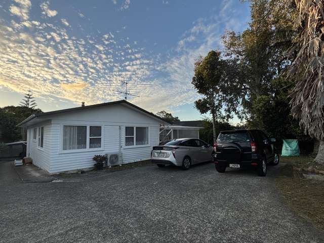 Three Bedrooms Home in Henderson