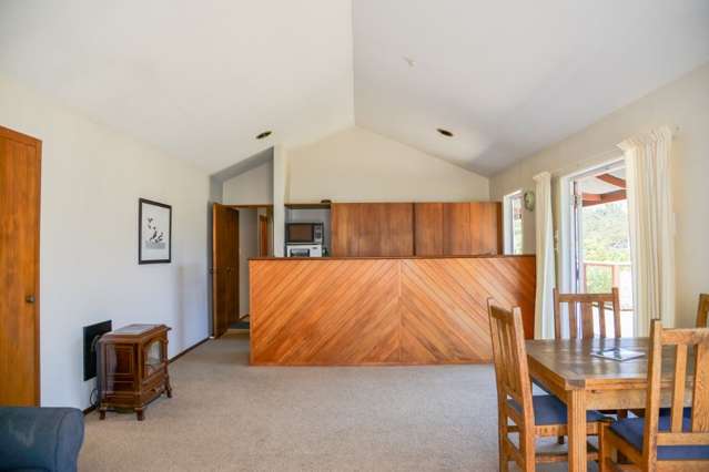 17 Settlers Hill Akaroa_4