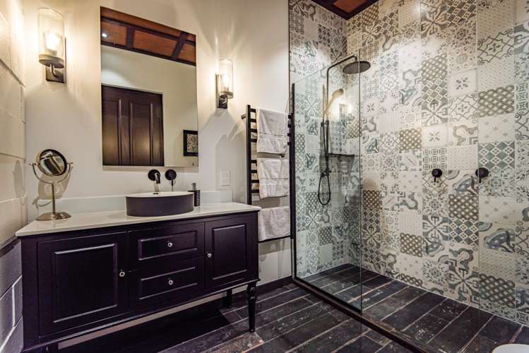 195a Awaawaroa Road Waiheke Island_24